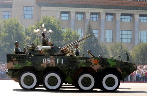 步兵战车的首次亮相,宣告了中国军工业界在轮式装甲战车领域所取得的